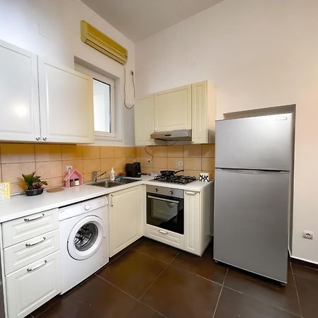 Ferienwohnung Cool Flat In The Heart Of Bucharest'S Fun And History Exterior foto