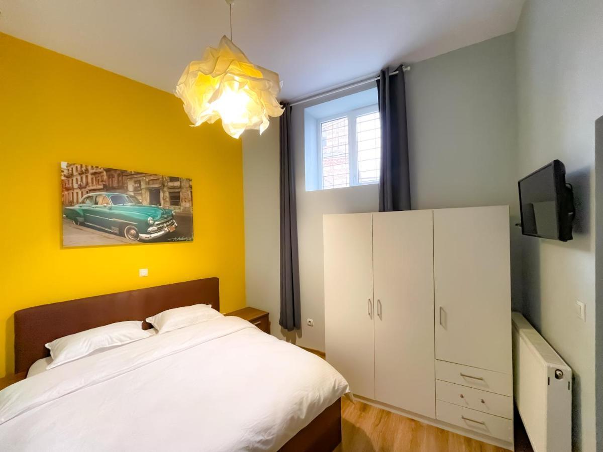 Ferienwohnung Cool Flat In The Heart Of Bucharest'S Fun And History Exterior foto