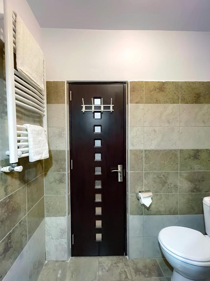 Ferienwohnung Cool Flat In The Heart Of Bucharest'S Fun And History Exterior foto