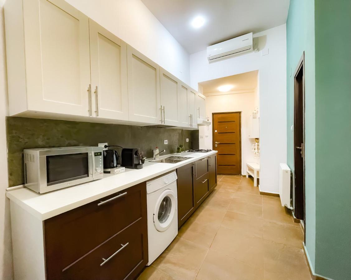 Ferienwohnung Cool Flat In The Heart Of Bucharest'S Fun And History Exterior foto
