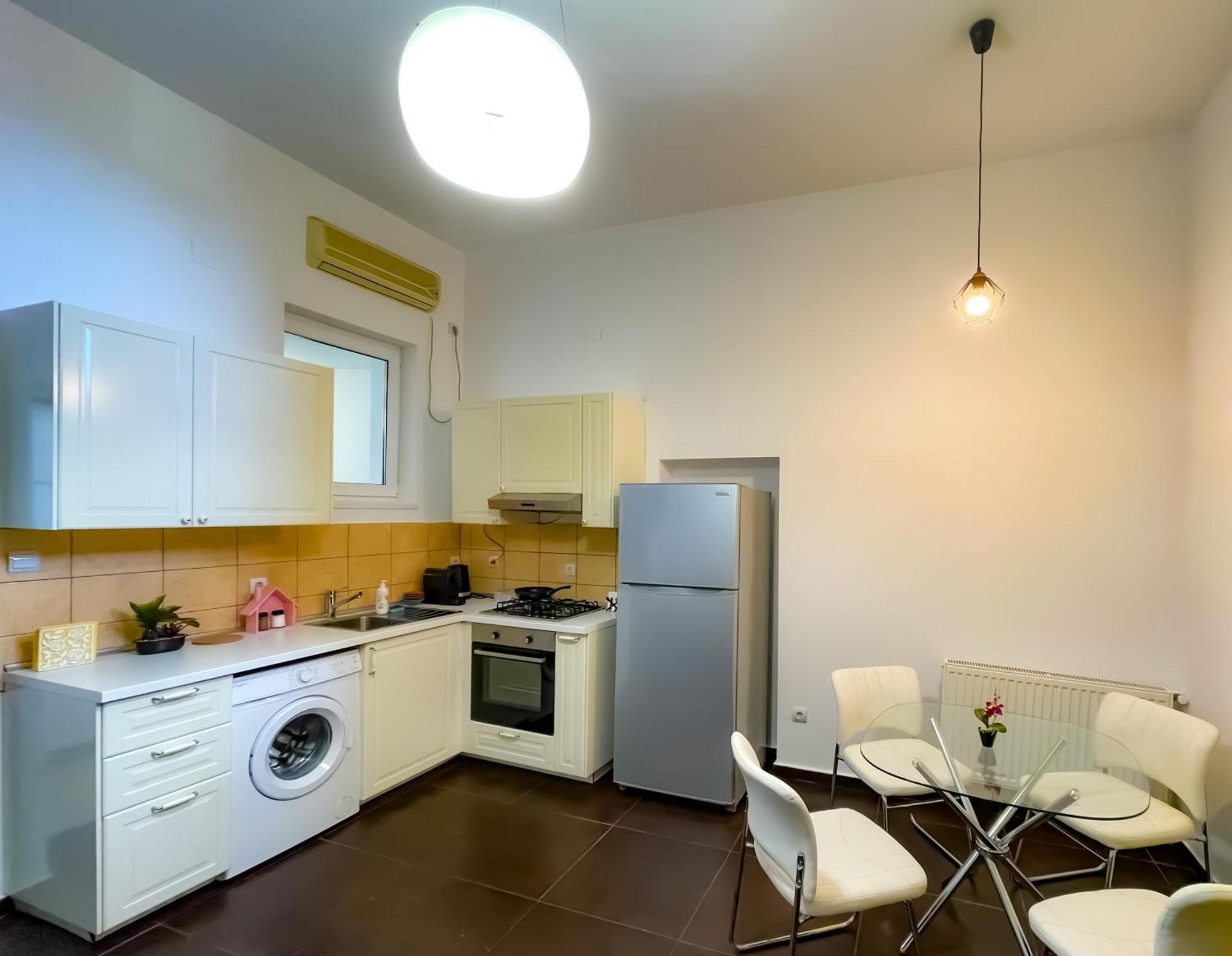 Ferienwohnung Cool Flat In The Heart Of Bucharest'S Fun And History Exterior foto