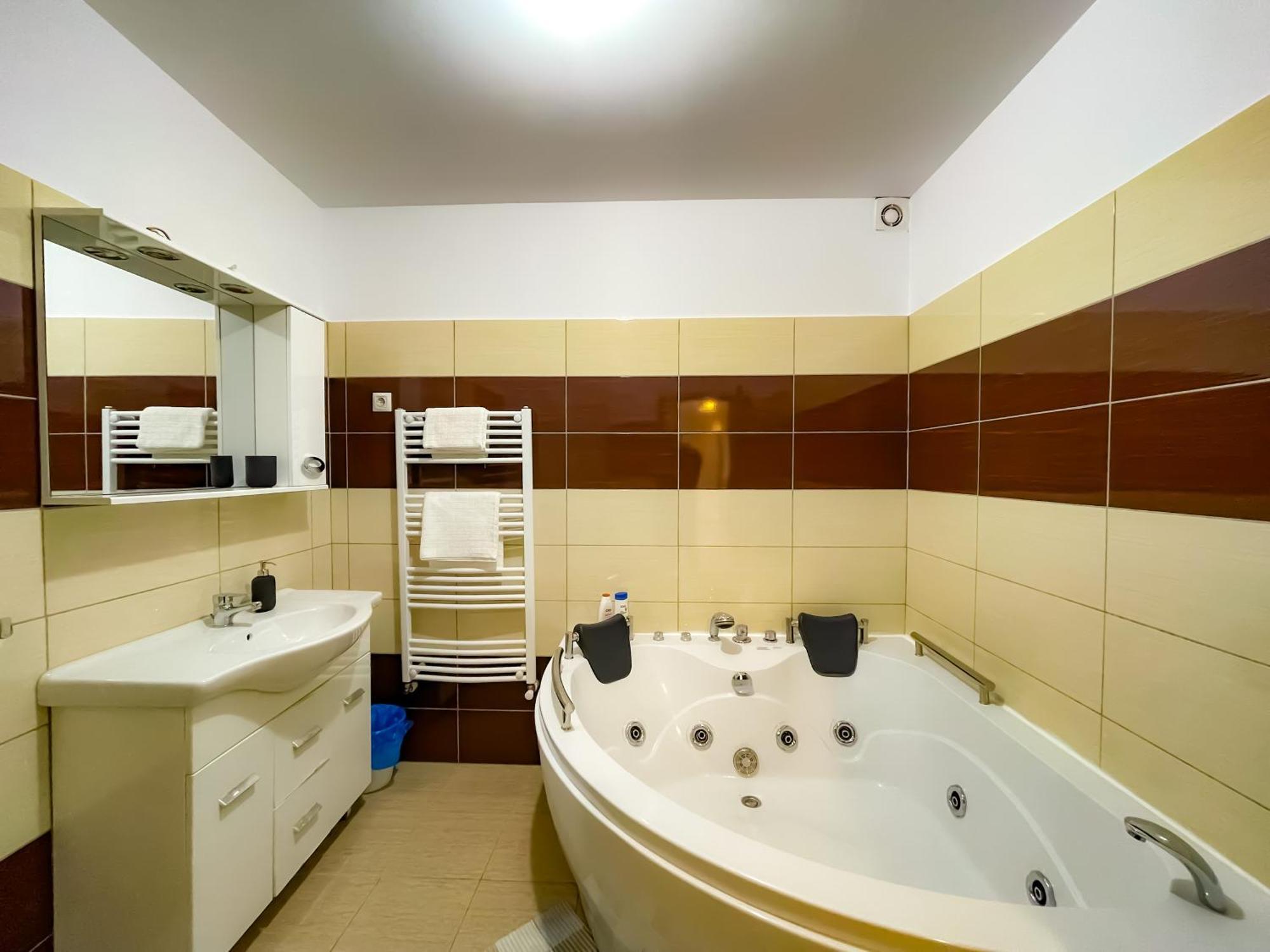 Ferienwohnung Cool Flat In The Heart Of Bucharest'S Fun And History Exterior foto